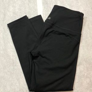 GapFit Blackout  Technology Leggings.